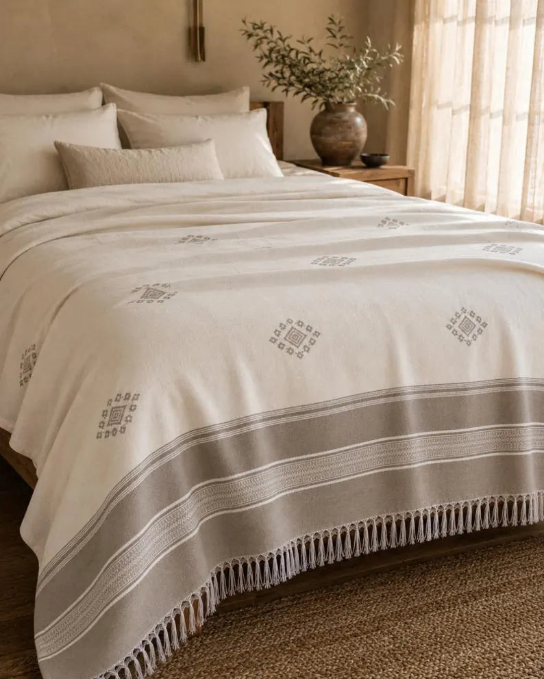 Misty Grey Diamond bedspread detail, handwoven Moroccan cotton, photo 6