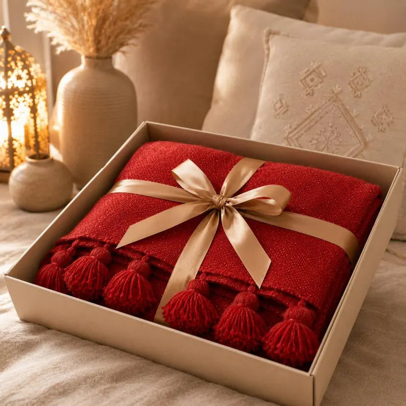Berber Red Tassel bedspread detail, handwoven Moroccan cotton, photo 6