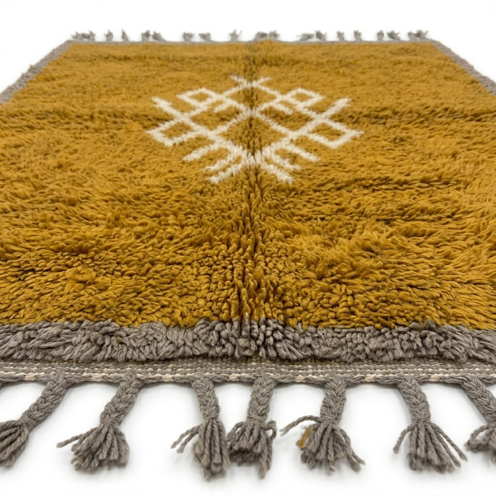 Amber Medallion Mrirt rug — wool pile texture close-up