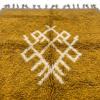 Amber Medallion Mrirt rug — wool pile texture close-up