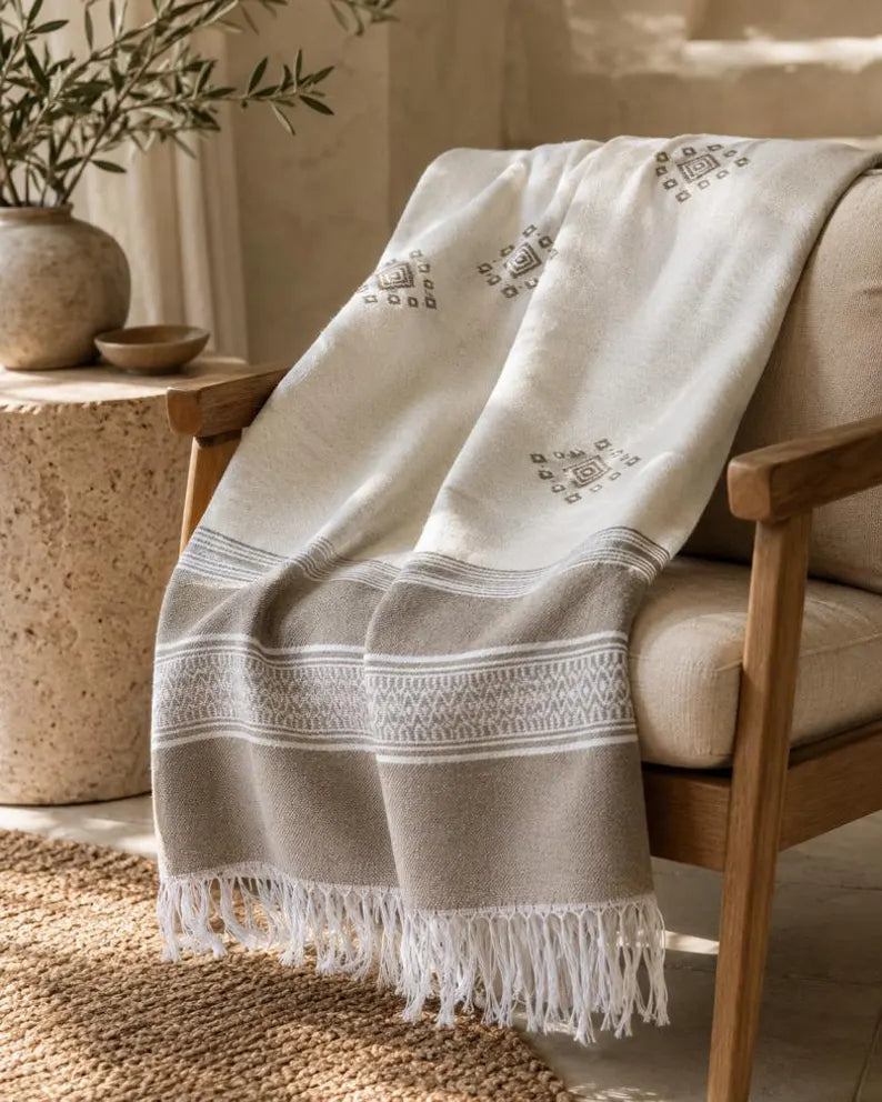 Misty Grey Diamond bedspread detail, handwoven Moroccan cotton, photo 7