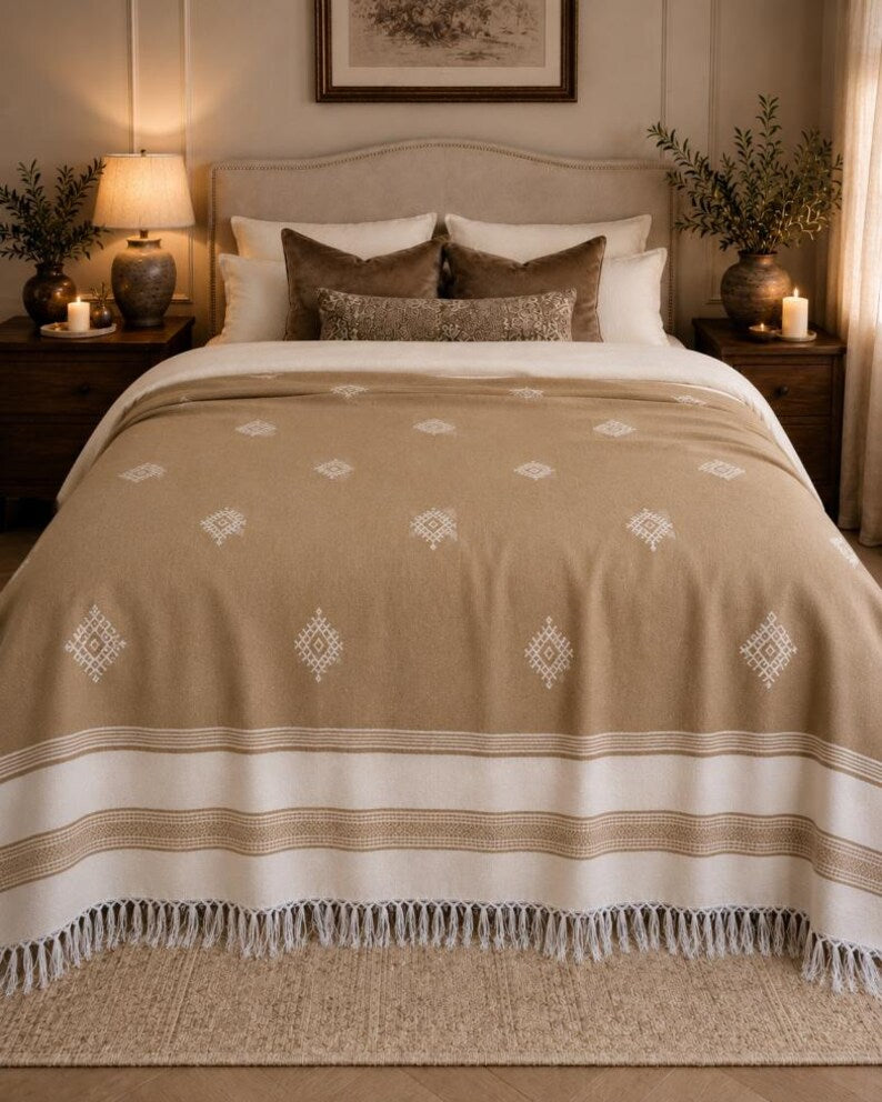 Sahara Diamond bedspread detail, handwoven Moroccan cotton, photo 4