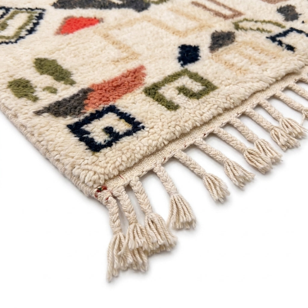 Earthen Field Mrirt rug — hand-knotted fringe detail close-up