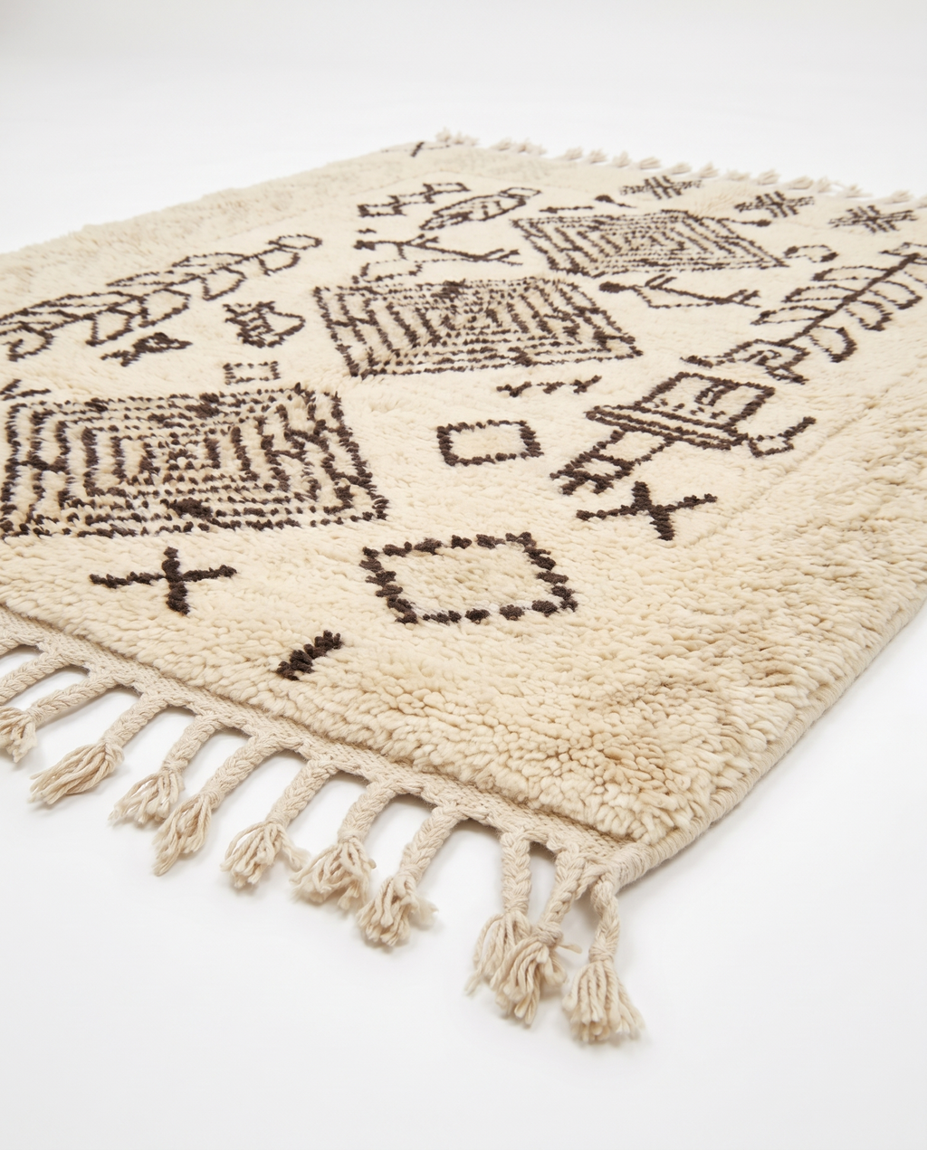 Tribal tales Azilal rug side view on white studio background